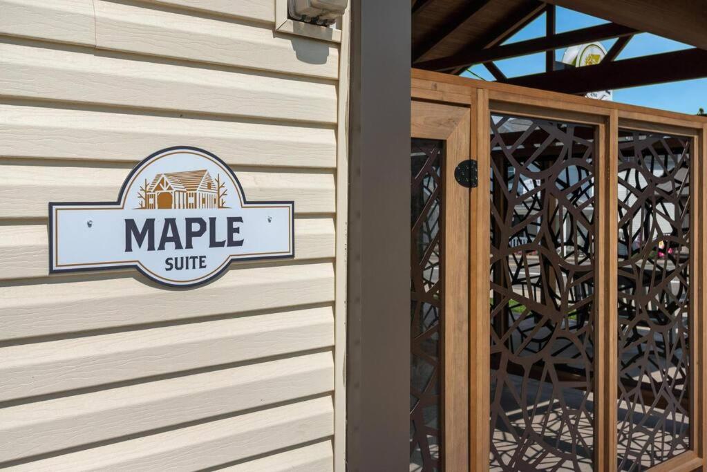 Maple - Main Street In *