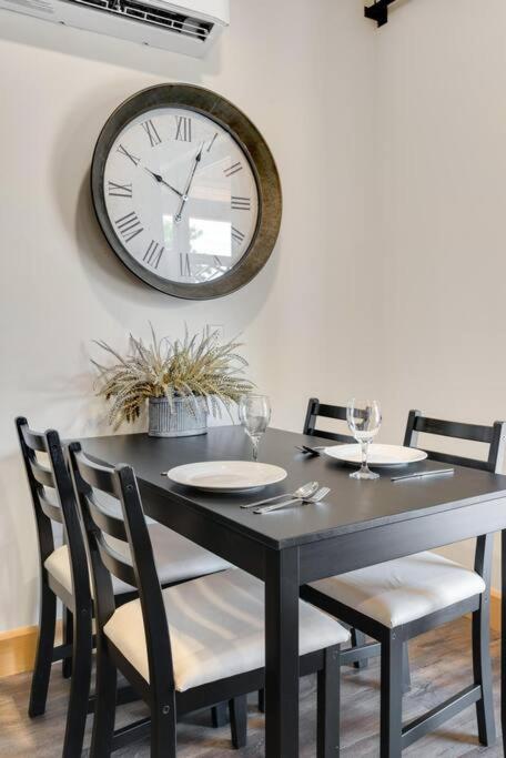 Maple - Main Street In Apartment